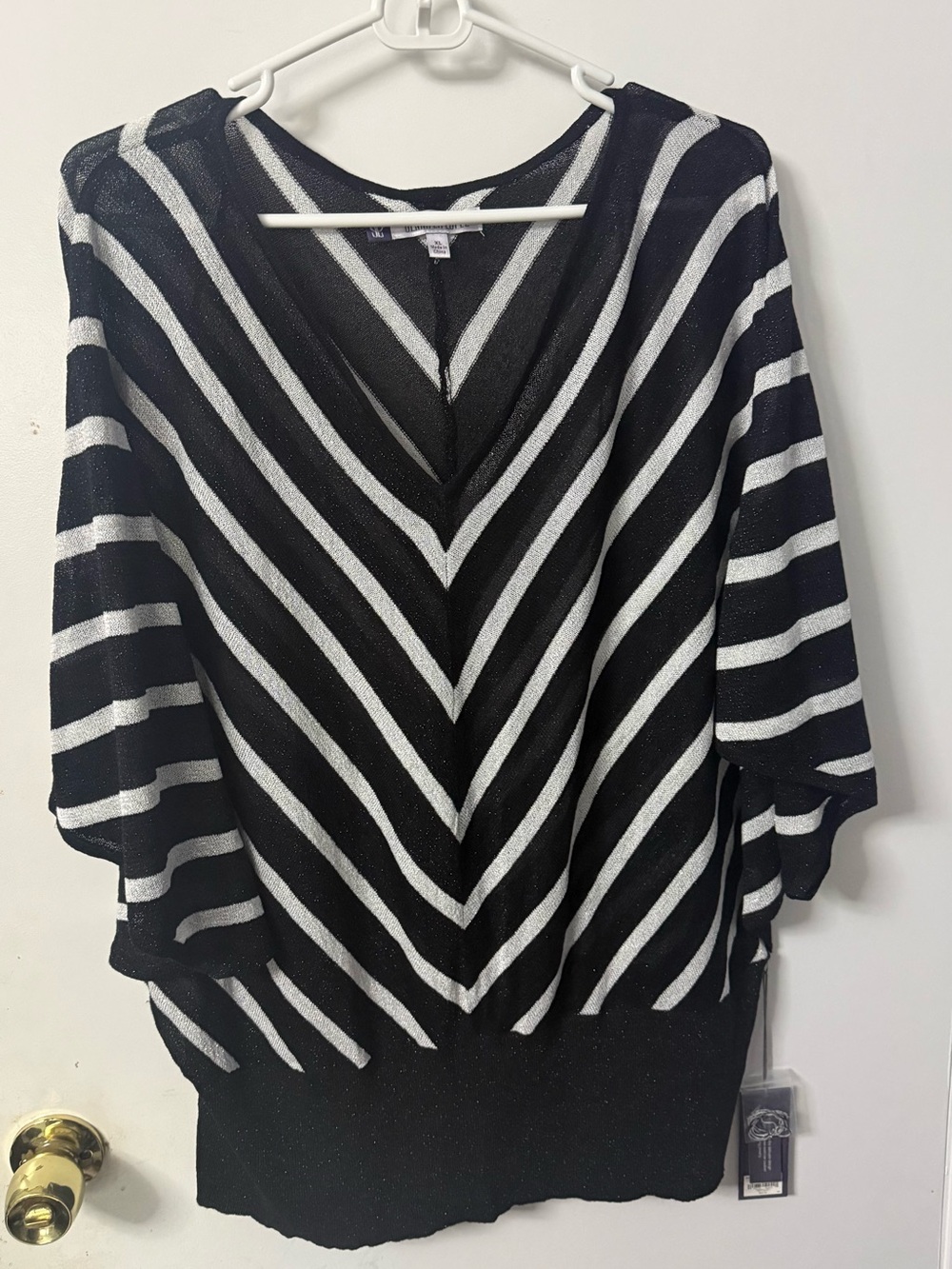 Jennifer Lopez Black and White Chevron Knit Top
